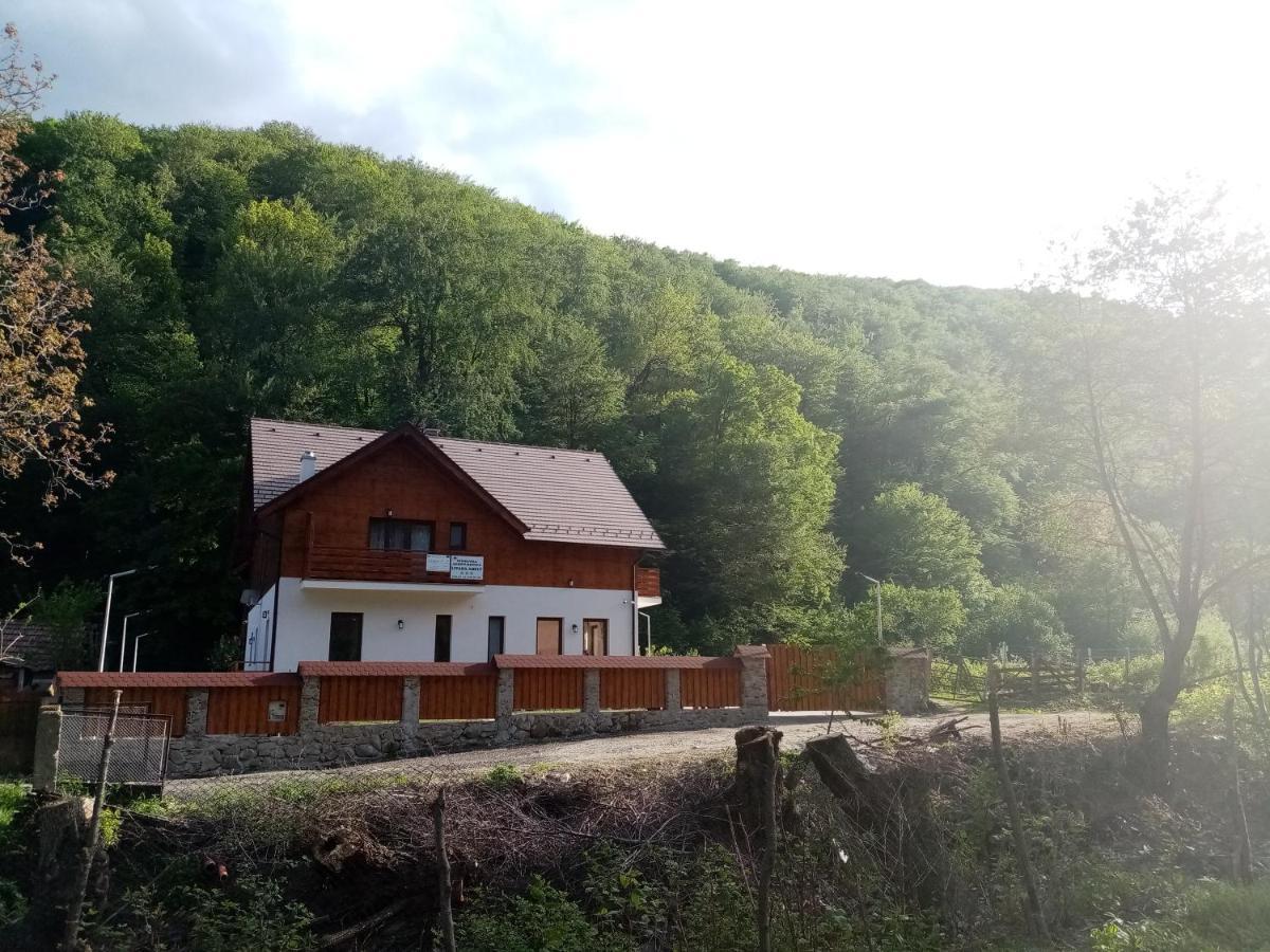 Livada Amely Hotell Gales Exteriör bild