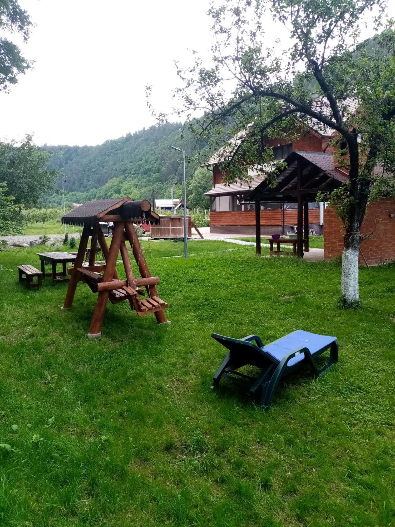 Livada Amely Hotell Gales Exteriör bild